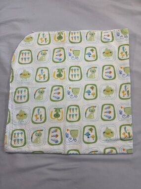 Gagou Tagou - vintage Green Animal Print Baby receiving blanket